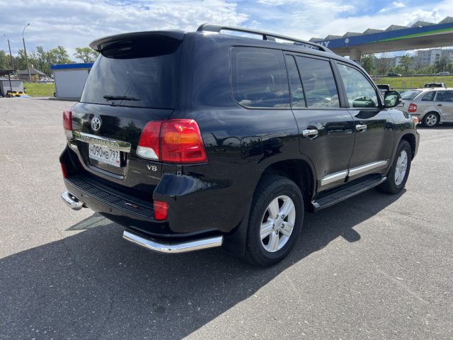 Toyota Land Cruiser 200