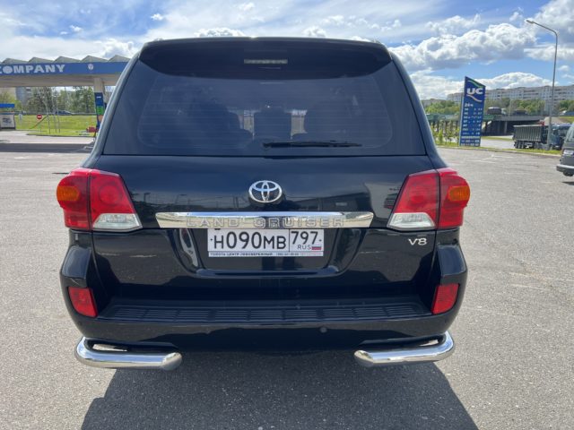 Toyota Land Cruiser 200