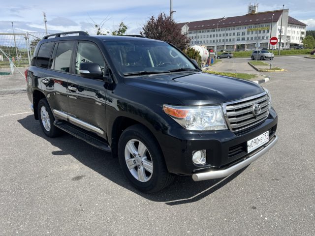 Toyota Land Cruiser 200